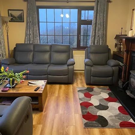 Hillside Haven * Tahilla